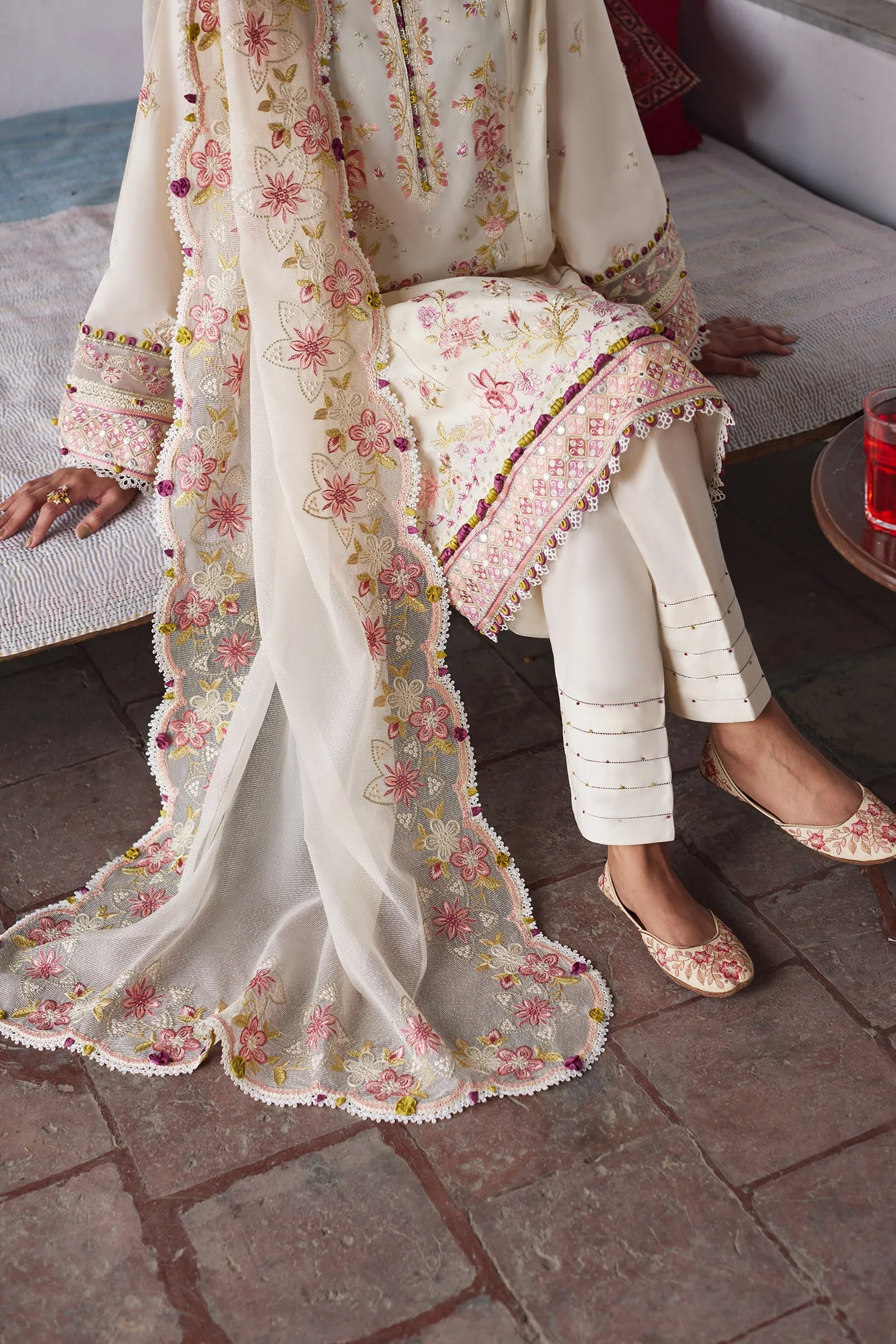 Zaha Festive Eid Lawn – ELA (ZF24-05)